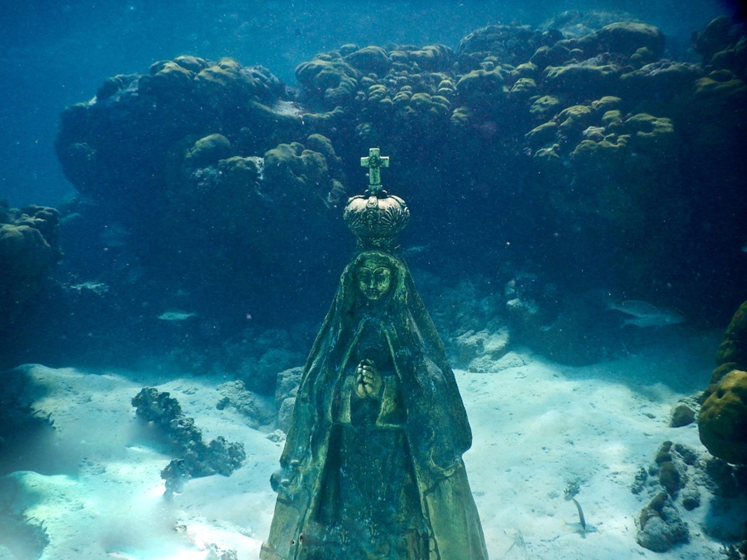 Read more about the article THE VIRGIN UNDER THE WATER – SNORKELING AND DIVING